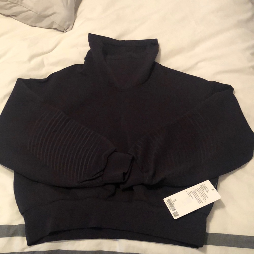 Lululemon Full Flourish Pullover
